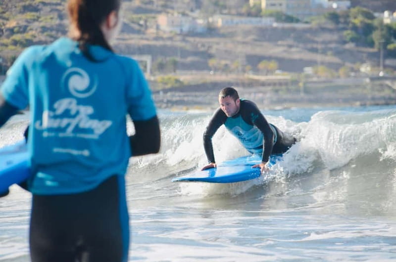 Gran Canaria: Playa del Inglés Girls' Surf Experience - Four hours on the sand and in the surf