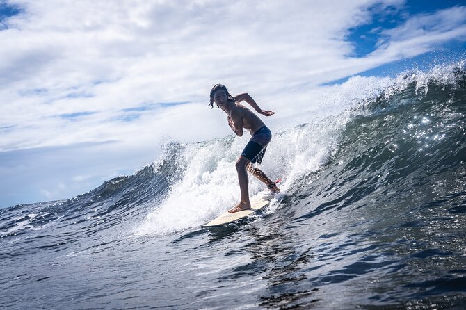 Group Guided Surfing Lesson in Tahiti - Who should book this experience?