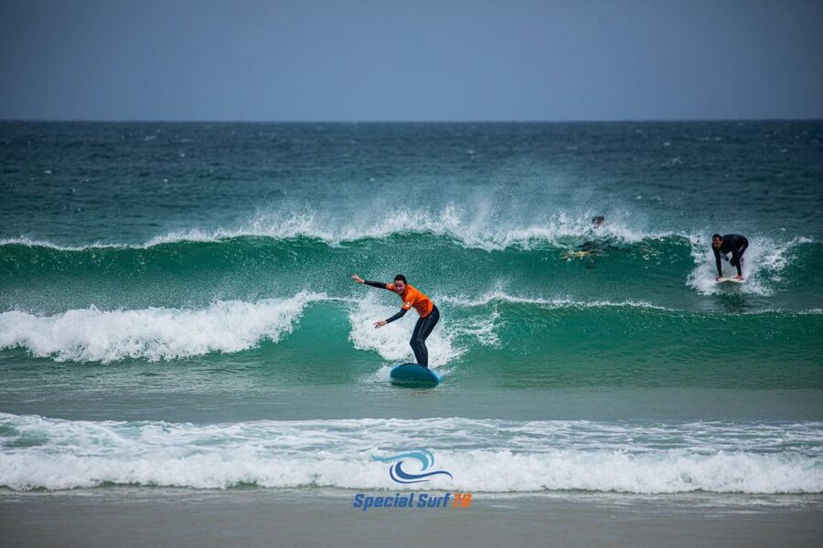Group surf lesson - Should you book Special Surf 78?
