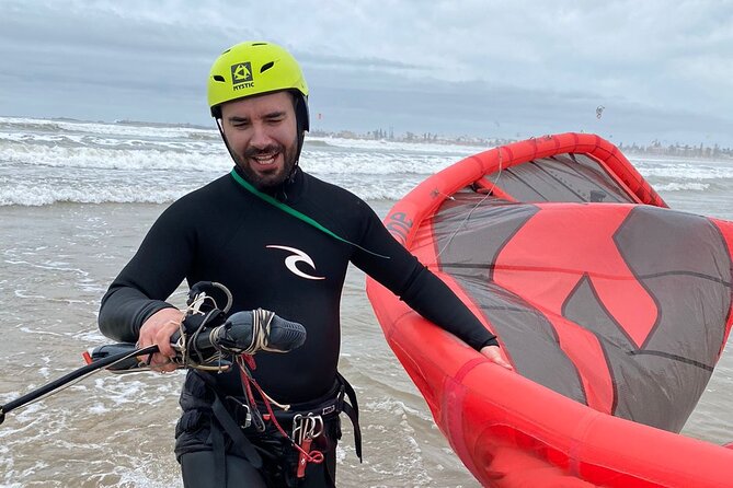 Individual kitesurfing lessons in Essaouira - The first lesson: from safety briefing to kite control