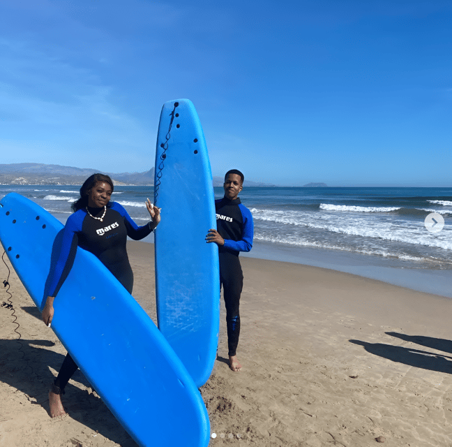 INTRODUCTION TO SURFING COURSE - When the sea is calm, the lesson changes shape