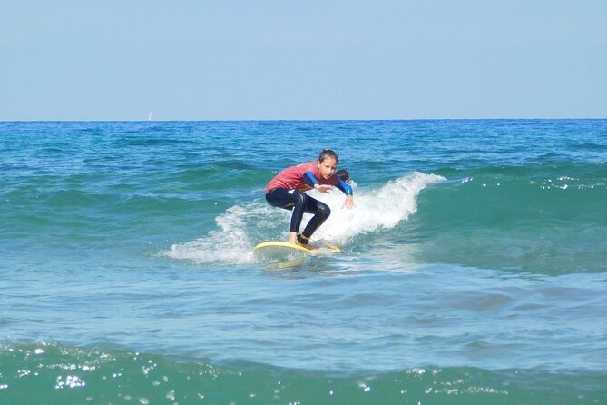 Kalufa Surf School in Caleta de Famara, Lanzarote - Water practice with corrections between sessions
