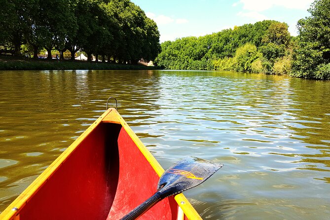 Kayak or SUP tour on the water through Saarbrücken - Passing the Saarlandisches Staatstheater