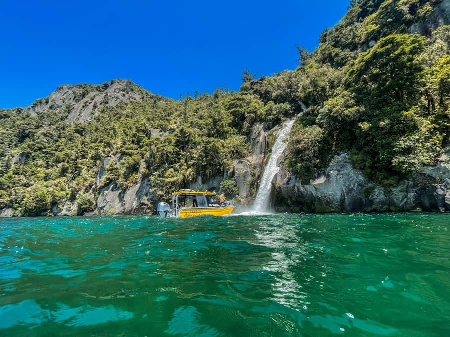 Kinloch: Lake Taupo Catamaran Cruise with Paddleboarding - Starting at Kinloch and leaving the busy lake behind