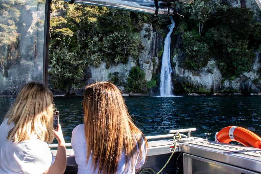 Kinloch: Lake Taupo Catamaran Cruise with Paddleboarding - What to bring for a changeable lake day