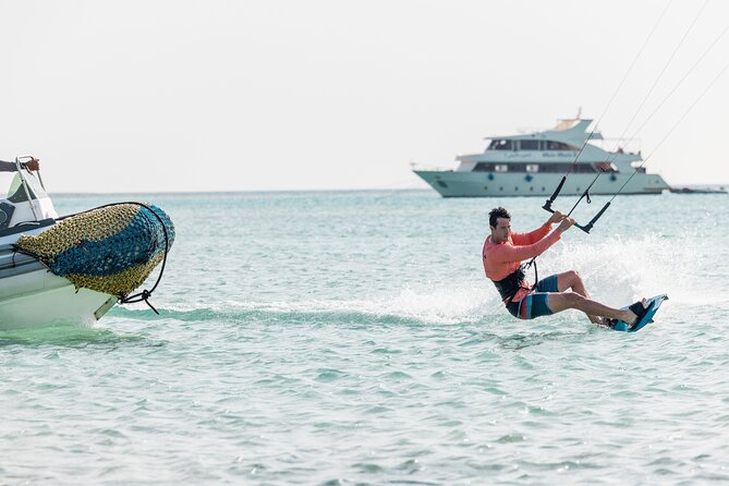 Kitesurfing 2-Hours for Beginners with Transfer in Hurghada - Who should book this beginner kitesurfing lesson?
