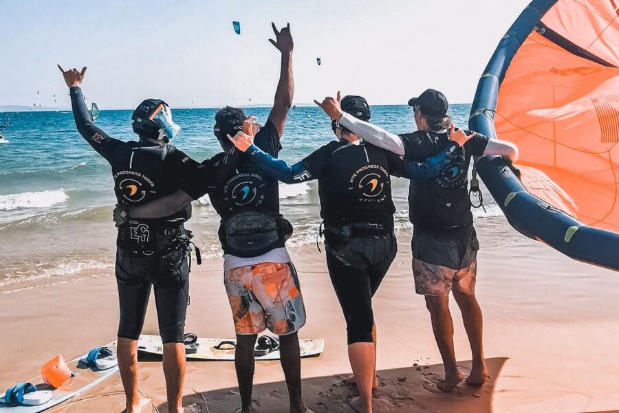 Kitesurfing in Tarifa - Your three-hour lesson, step by step