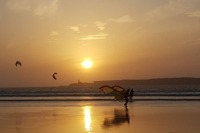Kitesurfing Lessons in Essaouira Beach - Equipment, instructors, and the small-group setup