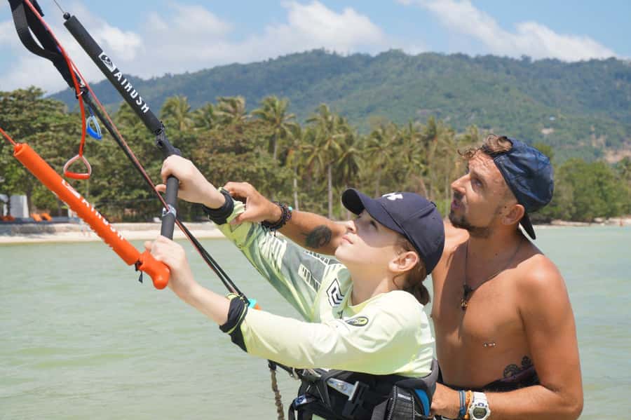 Koh Samui: Beachfront Kitesurfing Lesson with Professionals - Practical preparation for a smoother lesson