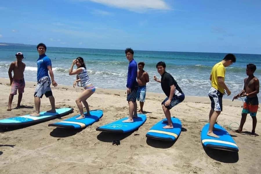 Kuta Surf Lessons : 2-Hour Surf Lesson - The equipment handover and preparation