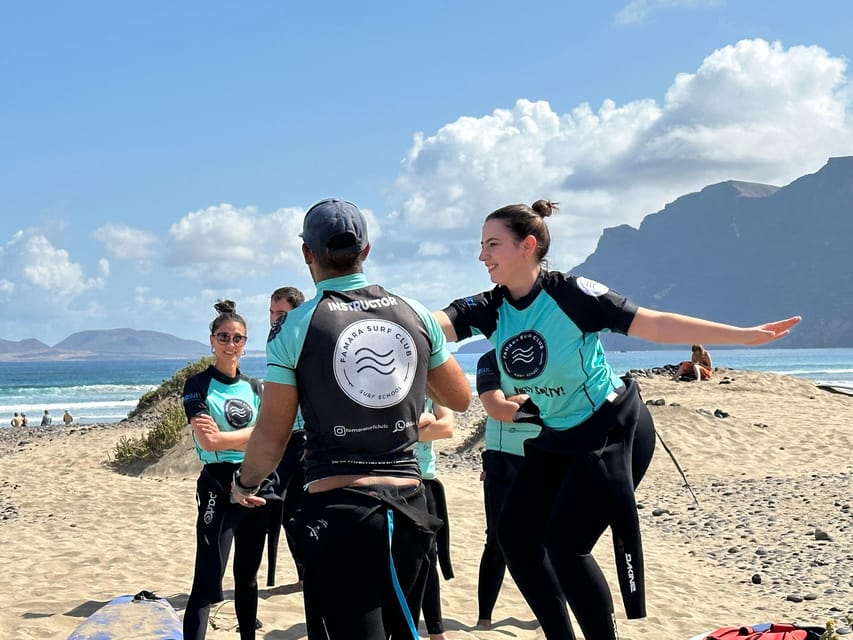 Lanzarote: dynamic surf lessons with friends or private lessons in Famara - Why Famara’s small-group format matters