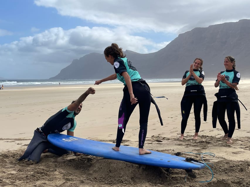 Lanzarote: dynamic surf lessons with friends or private lessons in Famara - Language, instructors, and the teaching feel