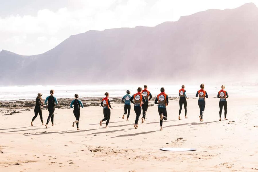 Lanzarote: Surf Experience in Famara with MauriSurf - The first minutes: safety, equipment, and the basic moves