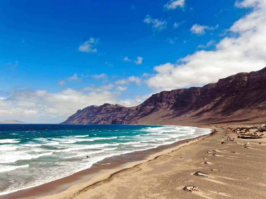 Lanzarote: Surf Lessons in Famara, 2 or 4 Hour - Safety and surf etiquette are not filler