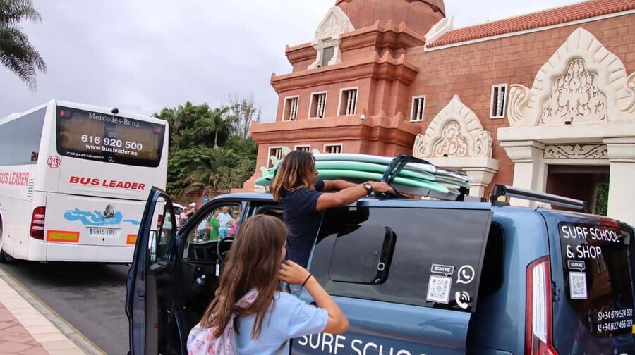 Las Américas: Inolvidable Private Surf Lesson Max 5persons - Private groups for families, friends, and occasions