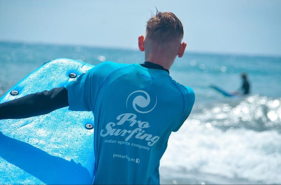 Las Palmas: Learn to Surf with a Special Price for Two Group - What the four-hour schedule means
