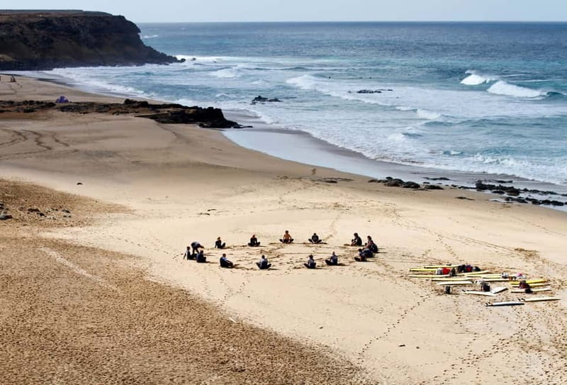 Learn to Surf in the north of Fuerteventura! - Key points to know before booking