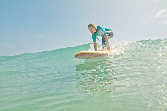 Learn to surf on the endless beaches in southern Fuerteventura - What happens before you enter the water