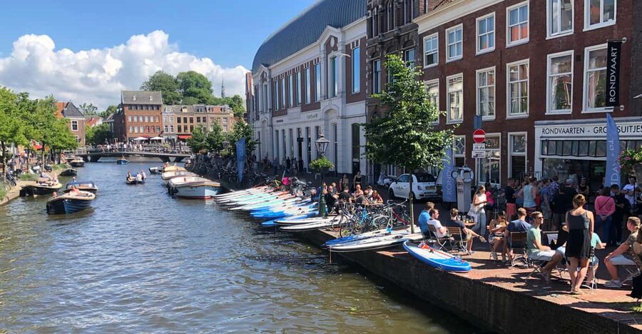 Leiden: Paddleboard Rental to Explore Leiden's Canals - Following a self-guided route through Leiden