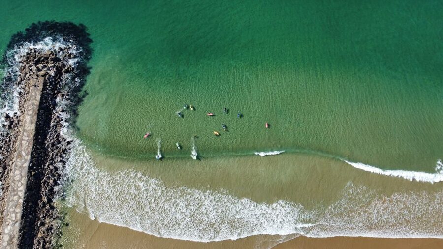 Lisbon: Capafórnia Surf Experience - Your first minutes with the board