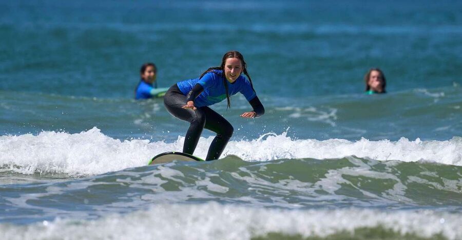 Lisbon: Come try our Surf Lesson in Costa da Caparica - Practical preparation for the beach