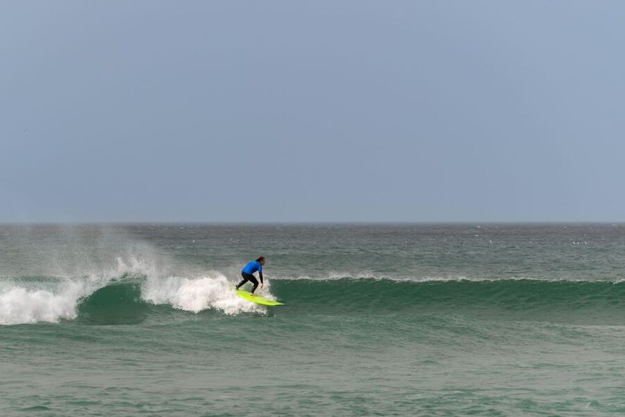 Lisbon: Come try our Surf Lesson in Costa da Caparica - Private lessons and small groups