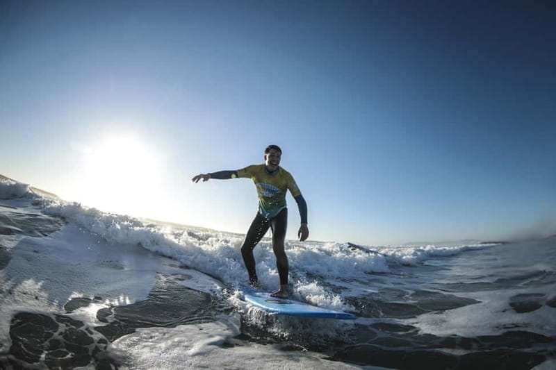 Lisbon: Surf Experience at Costa da Caparica - Meeting the school and getting ready