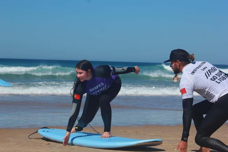Lisbon: The Surf Instructor - surf lessons with transfer - The quick lesson before you hit the water