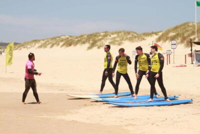 The Surf Instructor – surf lessons with transfer