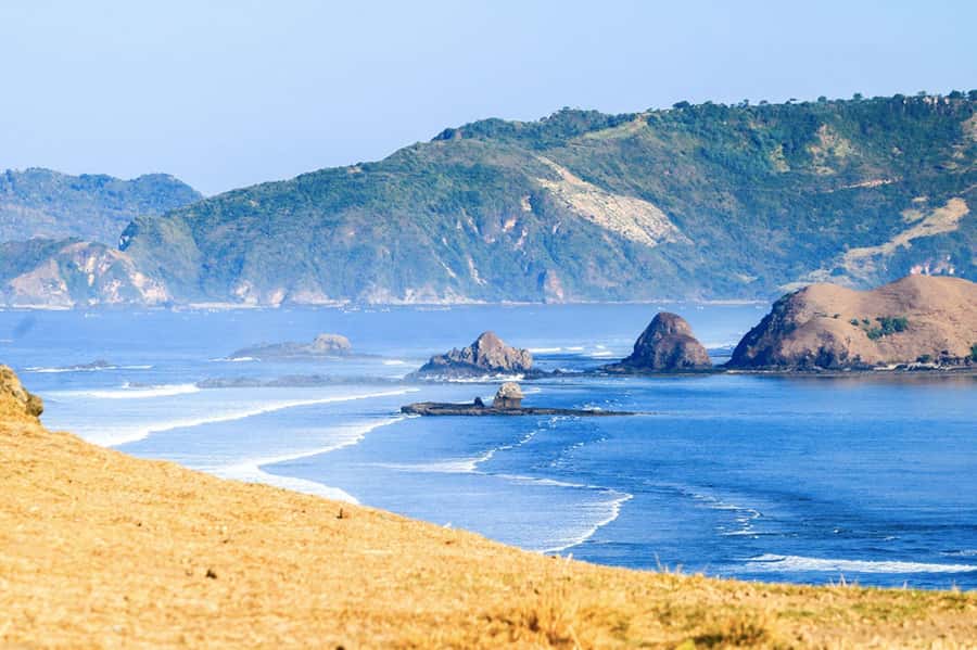 Lombok Epic: Exclusive Surfing, Beaches, and Sunset Hills - Pickup, clothing, and practical planning