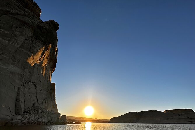 Lone Rock Beach kayak/paddleboard tour - Swimming in Lone Rock’s summer shade