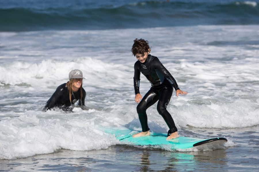 Los Angeles: Private Surfing Lesson with Equipment Rental - What makes the private format useful for families