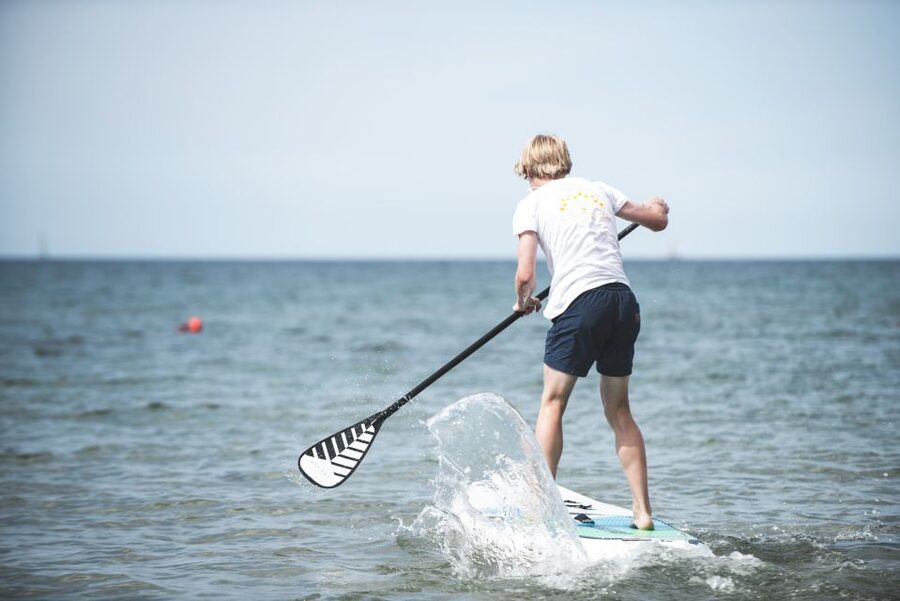 Los Cristianos: Stand Up Paddle Board Lesson - Dry practice before the board reaches the water