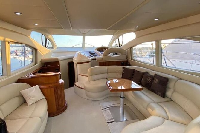 Luxury Yatch trips + Open Bar + Tapas + Paddle Surf + Snorkel - Why the small group matters