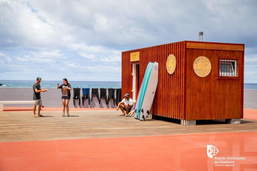 Madeira: surf lesson at Porto da Cruz - What the Porto da Cruz lesson is really like