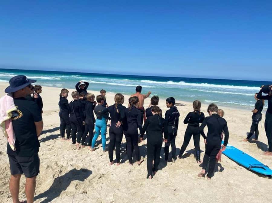 Margaret River Surfing Academy - Group surfing lesson - Starting at Margaret River Mouth
