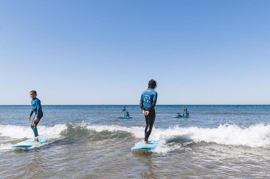 Matosinhos: Best surf Lesson with all equipment - Group size, beach space, and the tradeoff