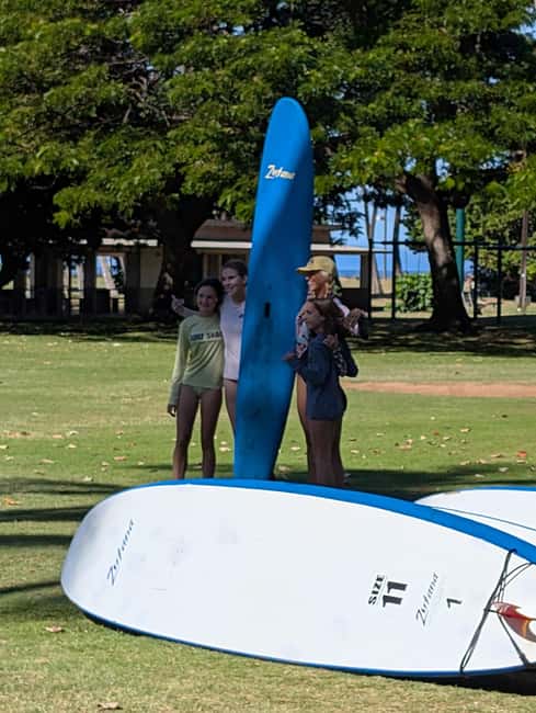 Maui: Surfing Lesson for everyone ; pure fun! - Why the six-person limit matters