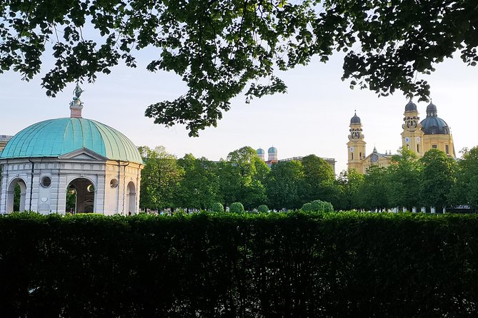 Mini Classic Bike Tour @ 4pm incl. Beer Garden & Surfers 2,5 hrs - Starting at Marienplatz at 4pm