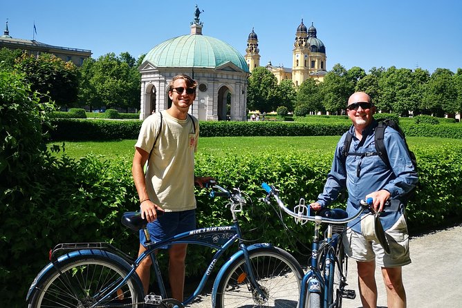 Mini Classic Bike Tour @ 4pm incl. Beer Garden & Surfers 2,5 hrs - Thirty minutes at the Chinese Tower beer garden