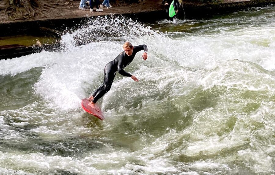 Munich: Eisbachwelle River Surfing Experience - What the three-hour schedule really gives you