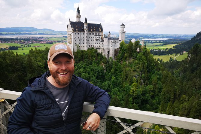 Munich private Car & Walking Tour incl. BMW World & River Surfers - Zugspitze, Alpine Coasters, and Mountain Time