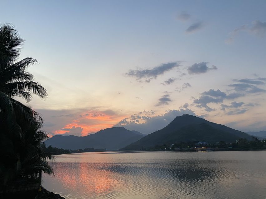 Nha Trang: Stand-up Paddleboard Sunset Tour - Why the Cai River is a better setting than another beach activity