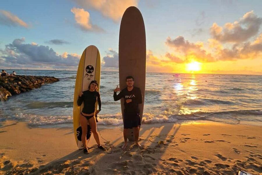 Oahu: Waikiki Beginner Private Surf Lesson- Female Guide - The beach lesson: 20 to 30 minutes that matter