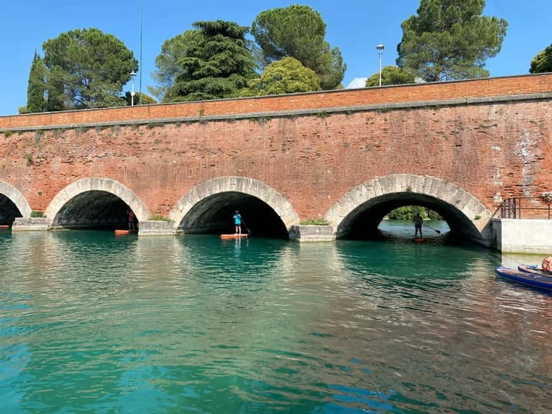 Peschiera del Garda SUP experience: Sightseeing tour on Lake Garda - The optional aperitif along the main canal