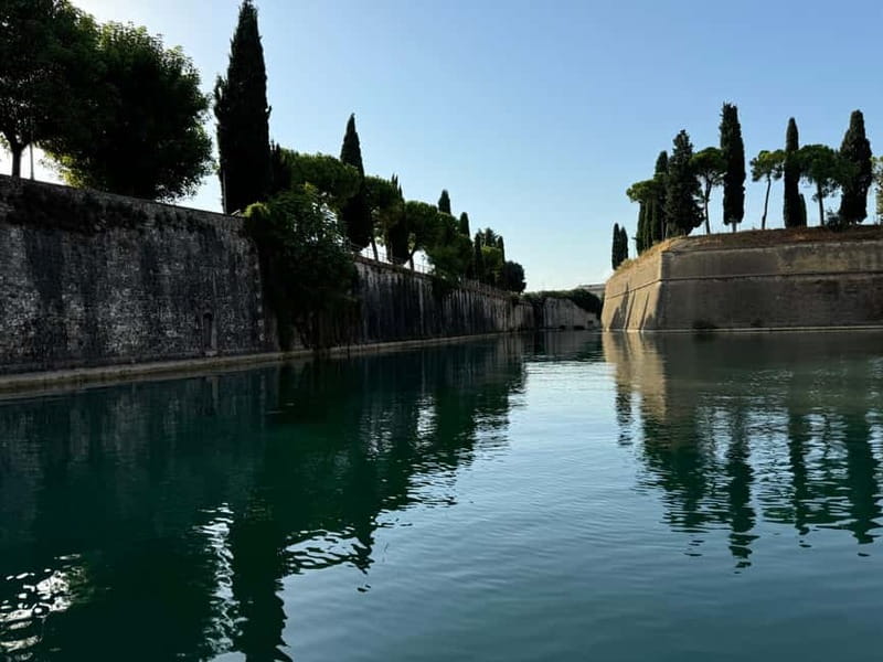 Peschiera del Garda SUP experience: Sightseeing tour on Lake Garda - Who should book this Peschiera SUP tour