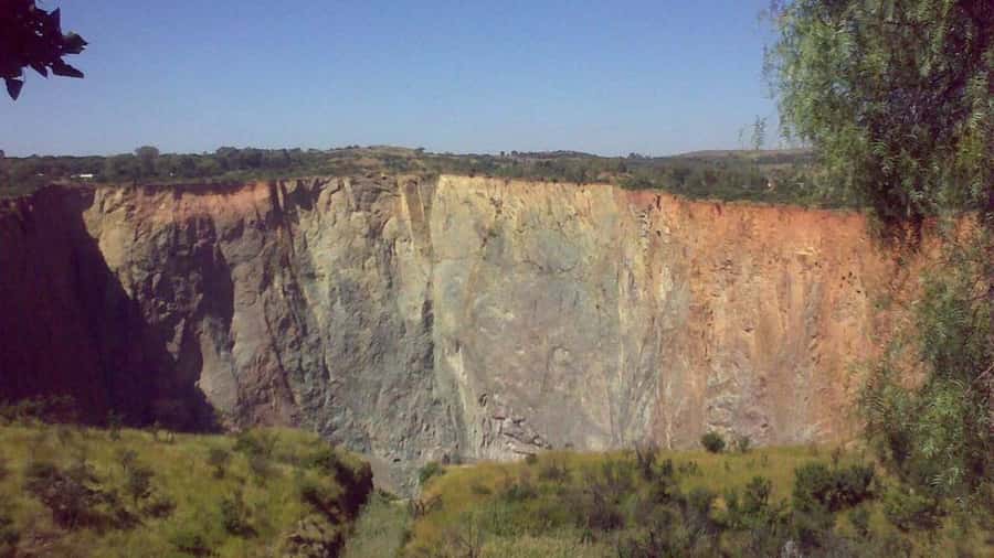 Pretoria: Cullinan Surface Diamond Mine Walking Tour - Why Cullinan matters in diamond history