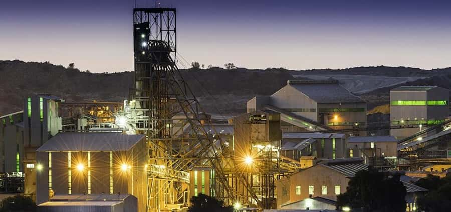 Pretoria: Cullinan Surface Diamond Mine Walking Tour - What the two-hour surface tour covers