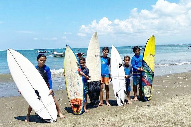 Private Beginner 1 on 1 Surfing Lesson at Kuta Beach without transfer - The water session and your first wave