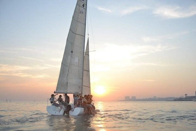 Private Beginner Windsurfing Course in Mandwa - Who should book this Mandwa course
